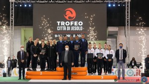 sr podio foto simone ferraro sf109690 copia